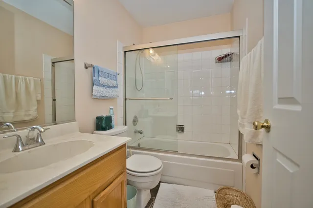 $375,000 | 493 Harvard Lane, Bartlett, IL 60103