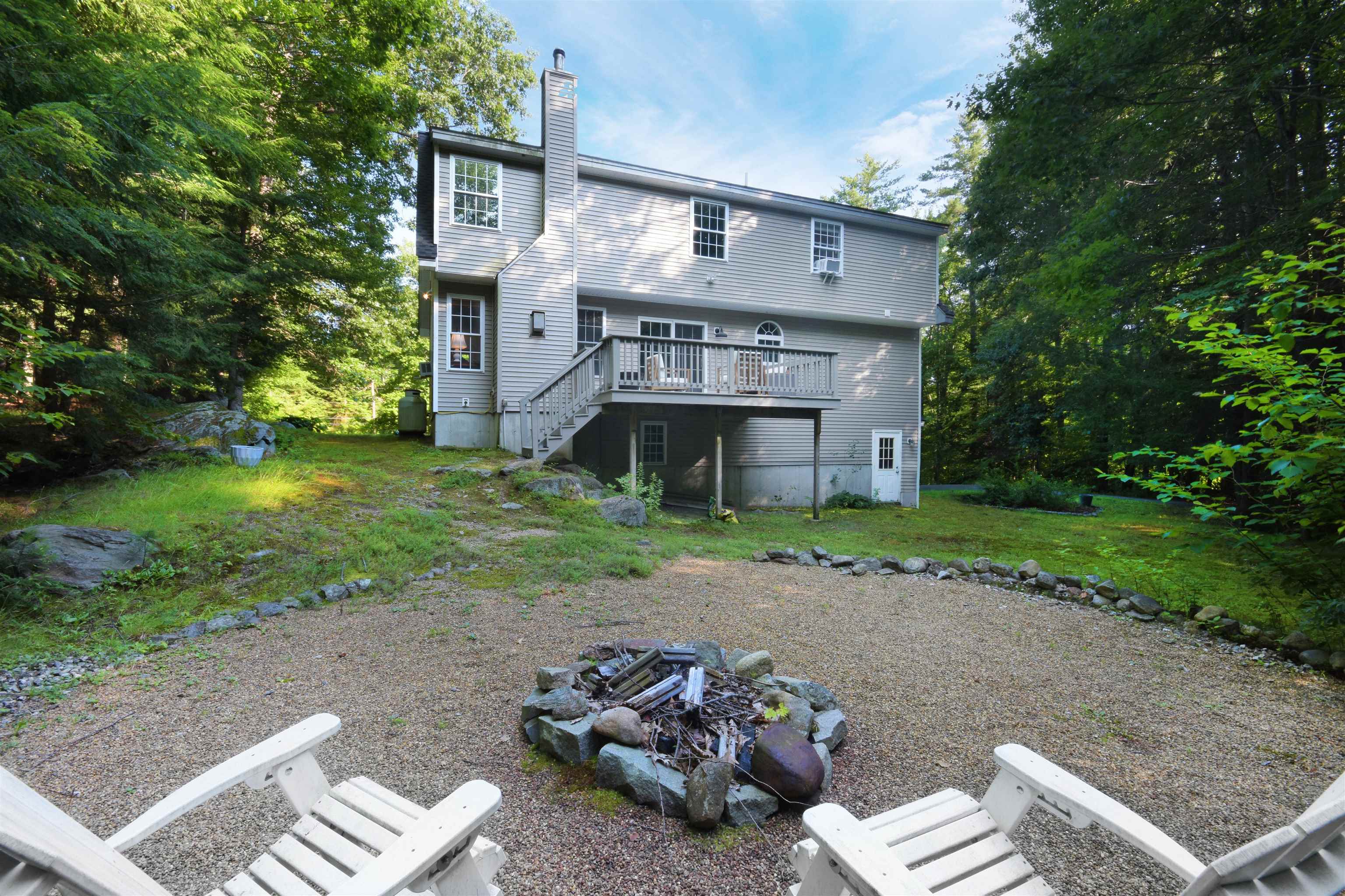 542 Cross Country Road Pembroke, NH 03275 - Photo 2 of 24 Gallery Image 2