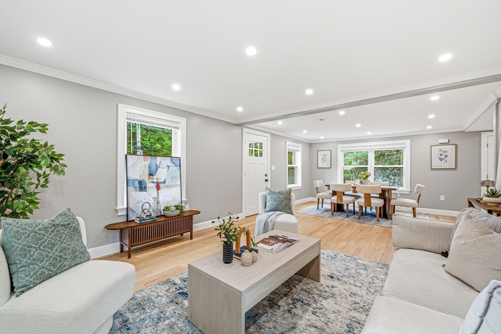 63 Russell Road Wellesley, MA 02482 - Photo 3 of 28 Gallery Image 3