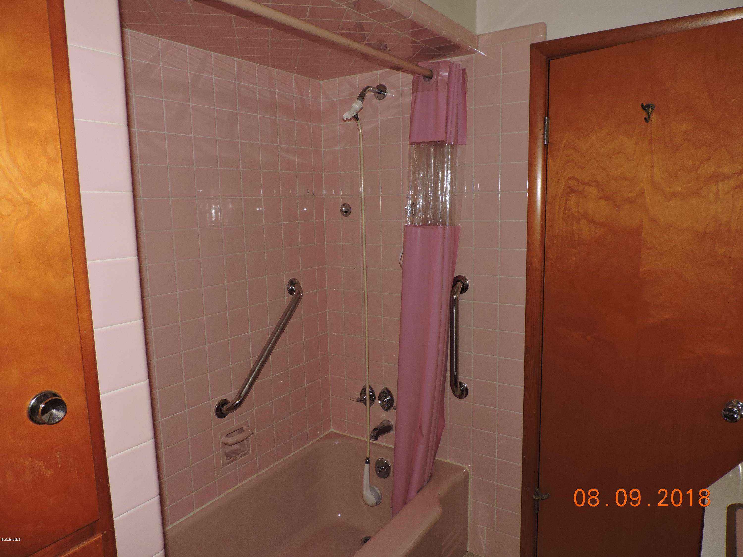 14 Calumet Street Pittsfield, MA 01201 - Photo 16 of 26 a bathroom with a shower