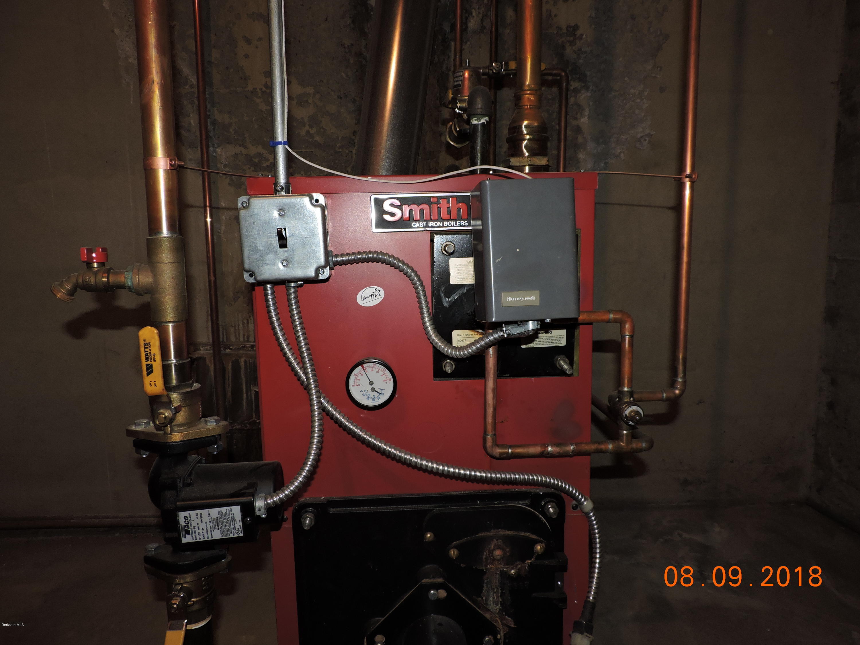 14 Calumet Street Pittsfield, MA 01201 - Photo 22 of 26 a utility room with dryer and washer