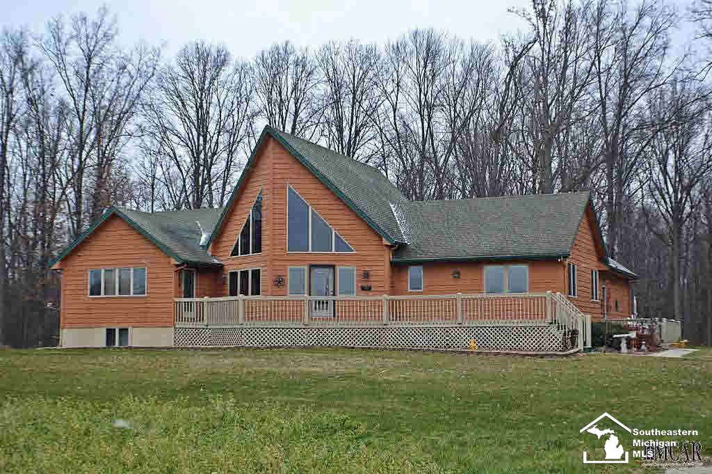 12324 South Custer Road Dundee, MI 48131 - Photo 1 of 34 21244455.JPG