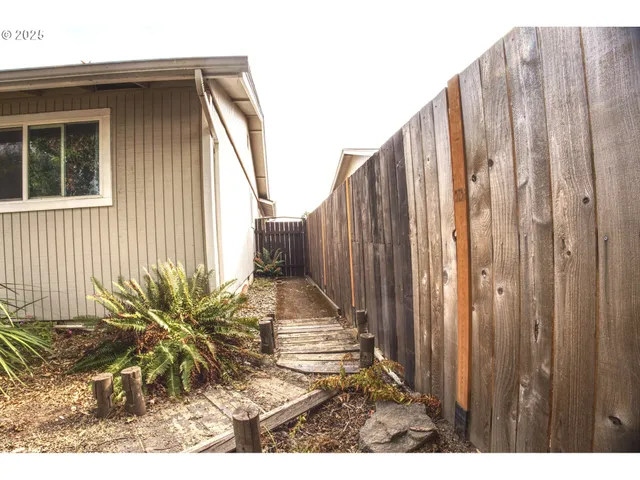 $414,000 | 4565 Swallow Court Northeast, Salem, OR 97301