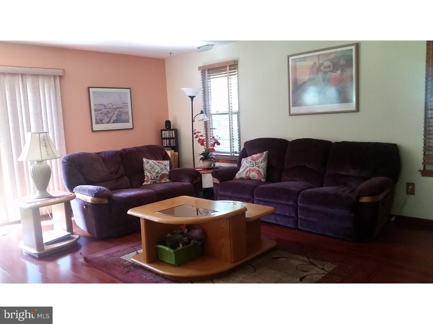 7 Pheasant Road Clementon, NJ 08021 - Photo 14 of 25 Family Room