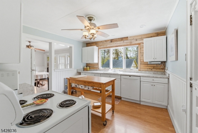 113 East Shore Culver Road Branchville, NJ 07826 - Photo 13 of 35