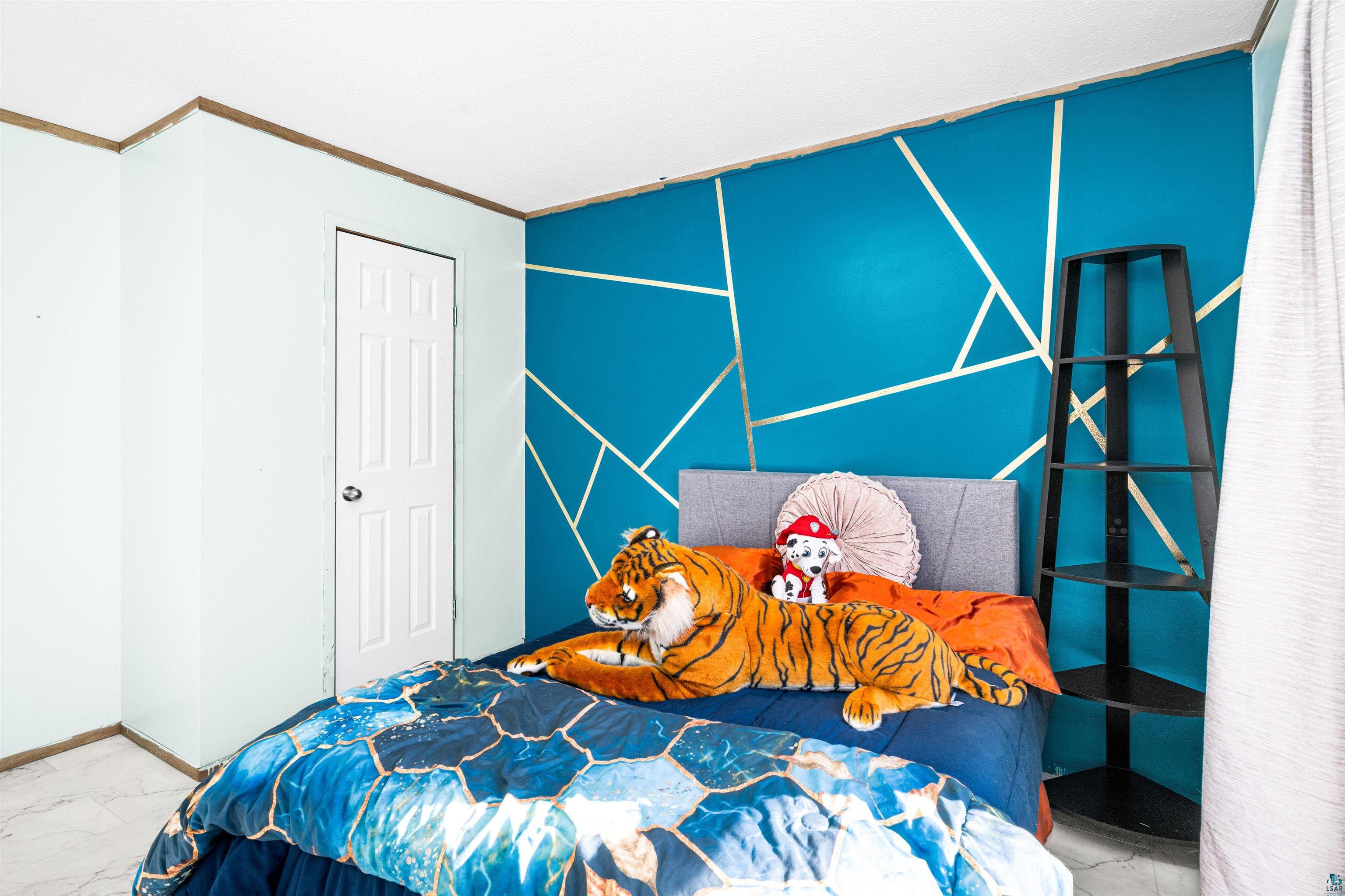 5562 Lavaque Road Duluth, MN 55803 - Photo 23 of 28 Bedroom with ornamental molding