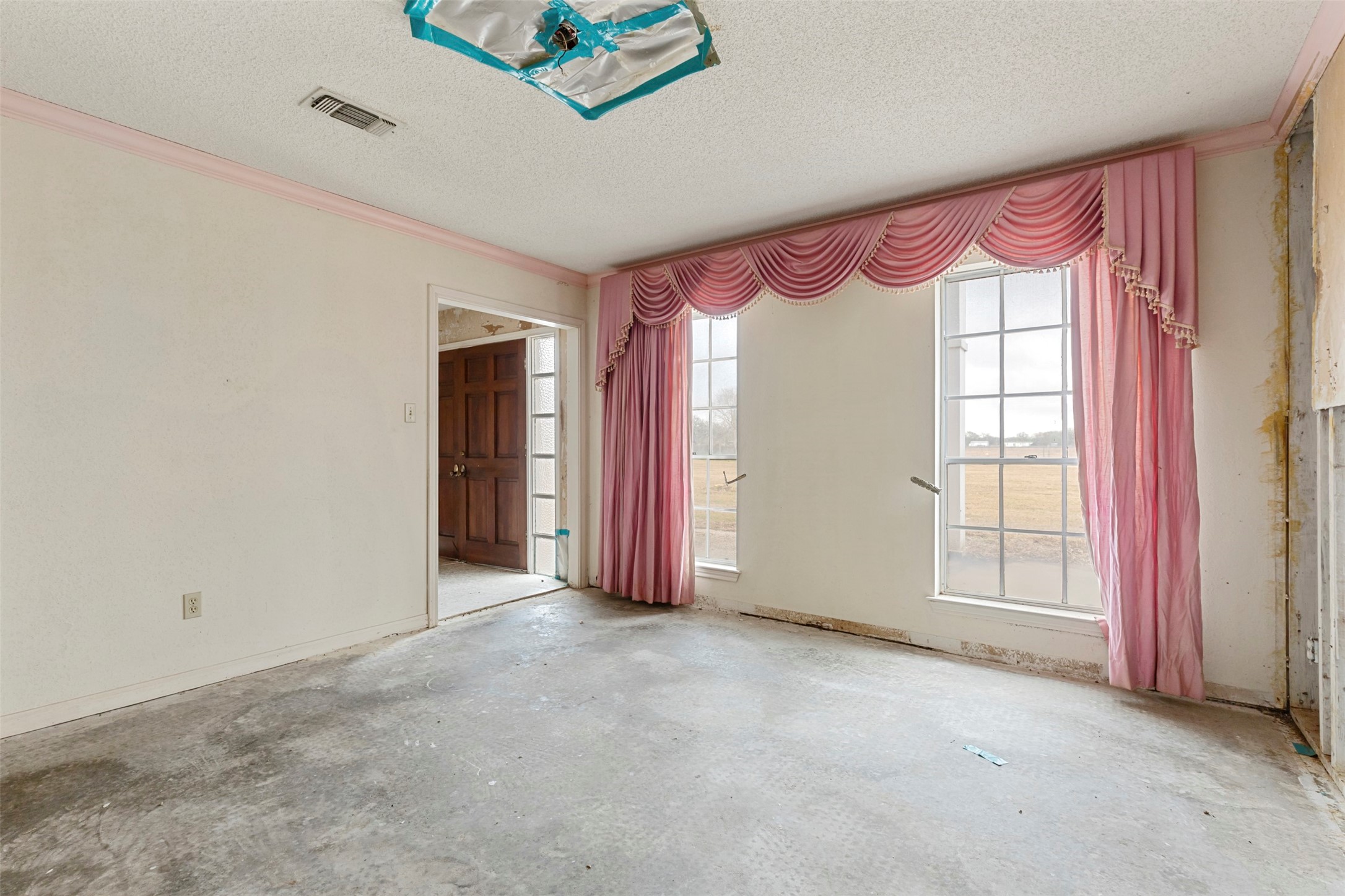 22279 Chapman Road Hempstead, TX 77445 - Photo 17 of 28 Formal Dining Room