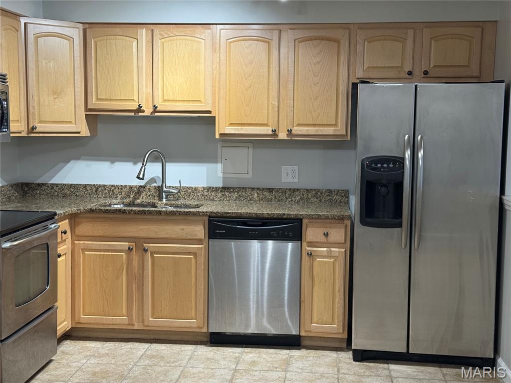 950 East Rue De La Banque, Unit L6 Creve Coeur, MO 63141 - Photo 4 of 25