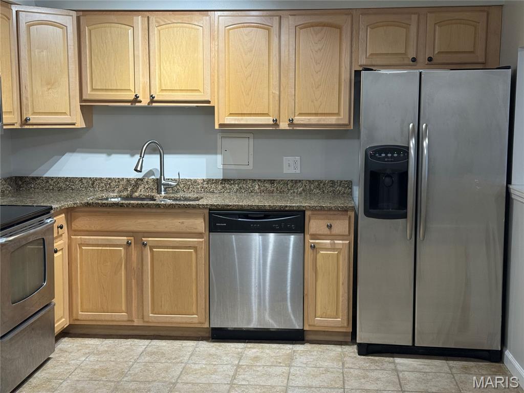 950 East Rue De La Banque, Unit L6 Creve Coeur, MO 63141 - Photo 5 of 25