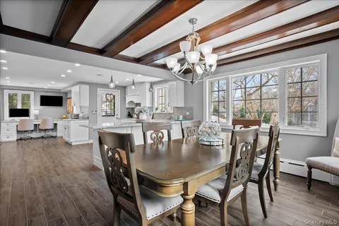 $1,795,000 | 194 Hickory Grove Drive East, Larchmont, NY 10538