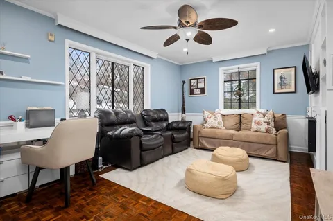 $1,795,000 | 194 Hickory Grove Drive East, Larchmont, NY 10538