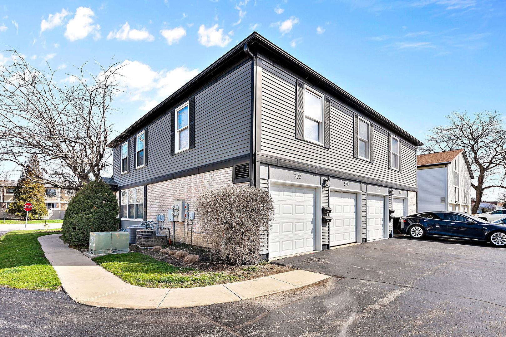 304 Inverrary Lane, Unit 304 Deerfield, IL 60015 - Photo 14 of 15