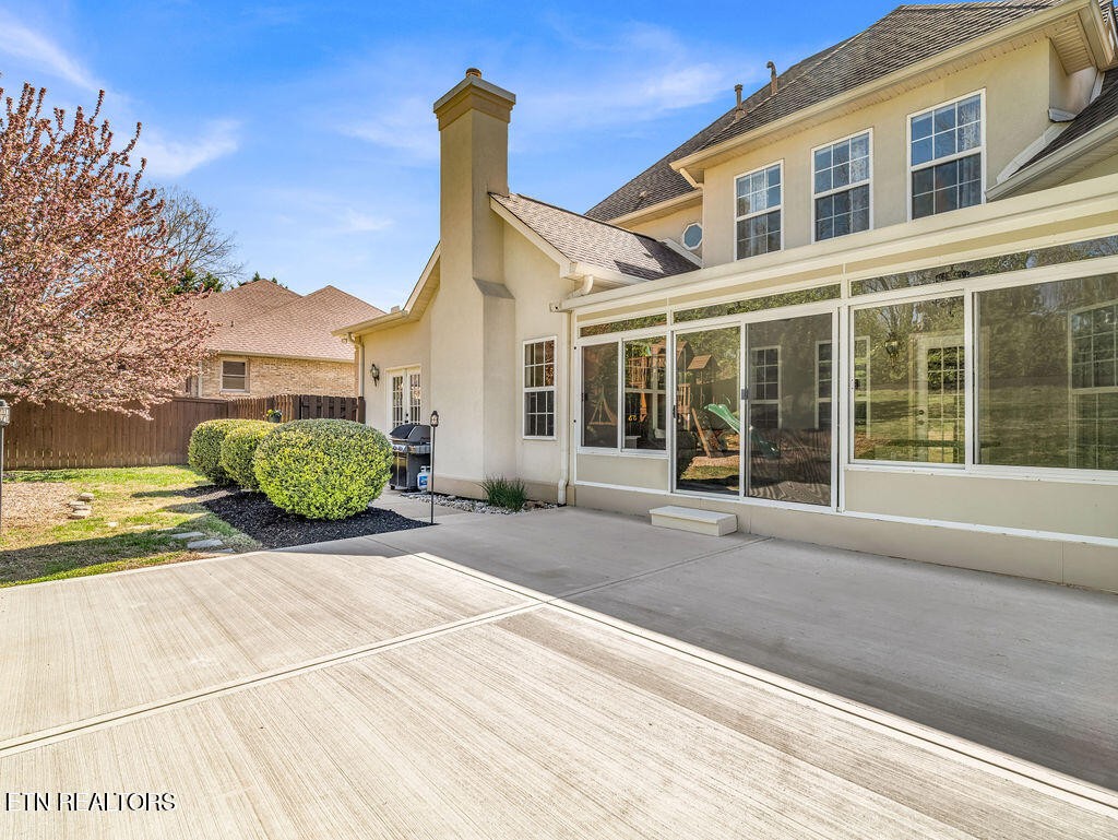 7425 Lawford Road Knoxville, TN 37919 - Photo 50 of 57 a house view with a garden space