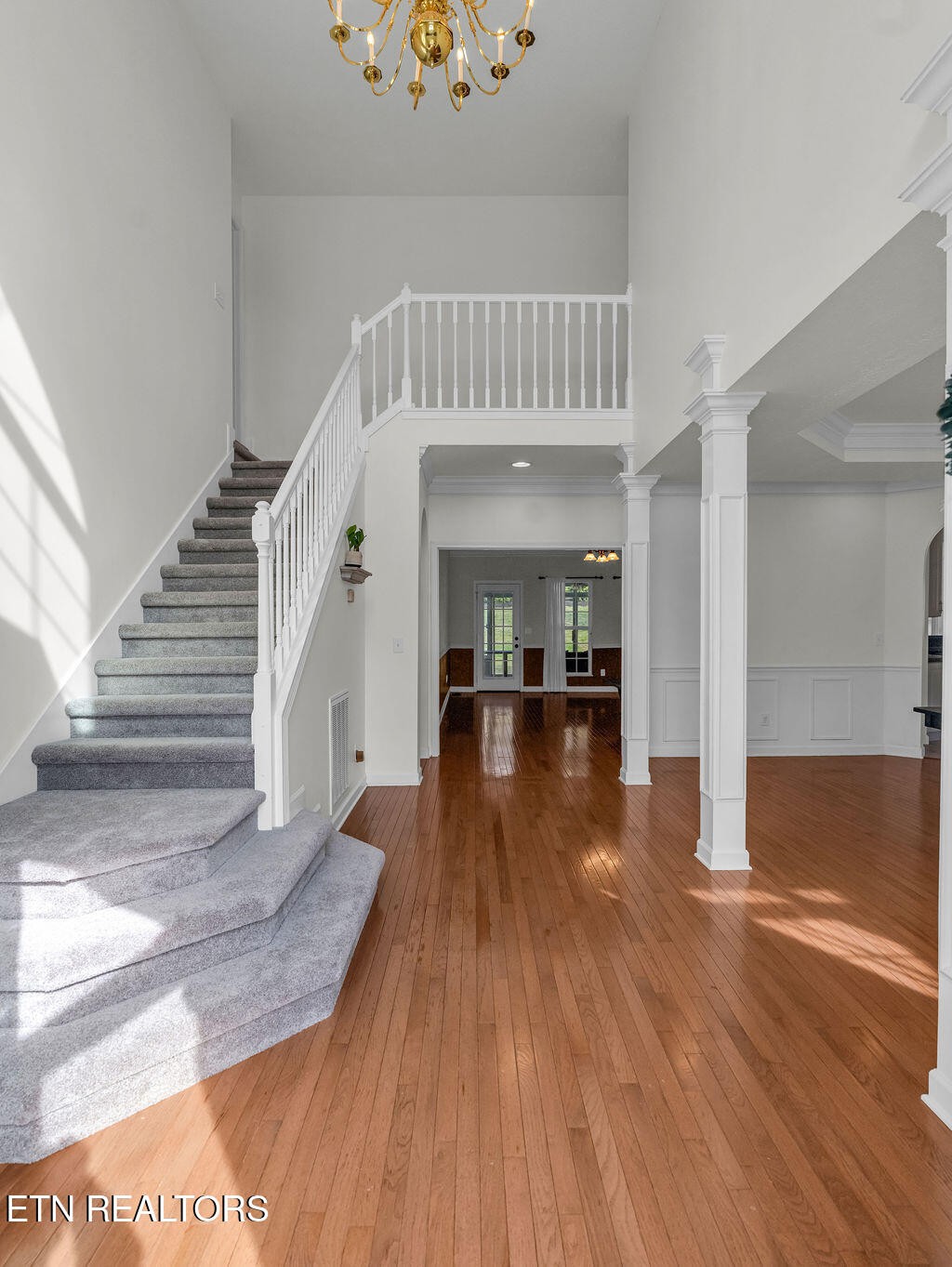 7425 Lawford Road Knoxville, TN 37919 - Photo 5 of 57 a view of entryway and hall with wooden floor