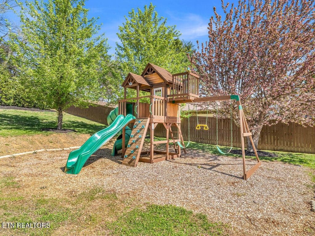 7425 Lawford Road Knoxville, TN 37919 - Photo 53 of 57 a view of a house with a park