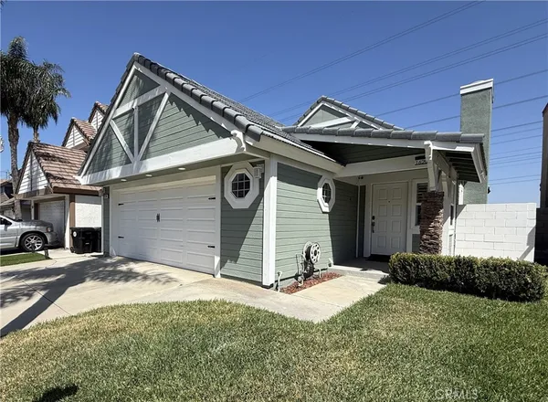 $3,300 | 16206 Valleyvale Drive, Fontana, CA 92337