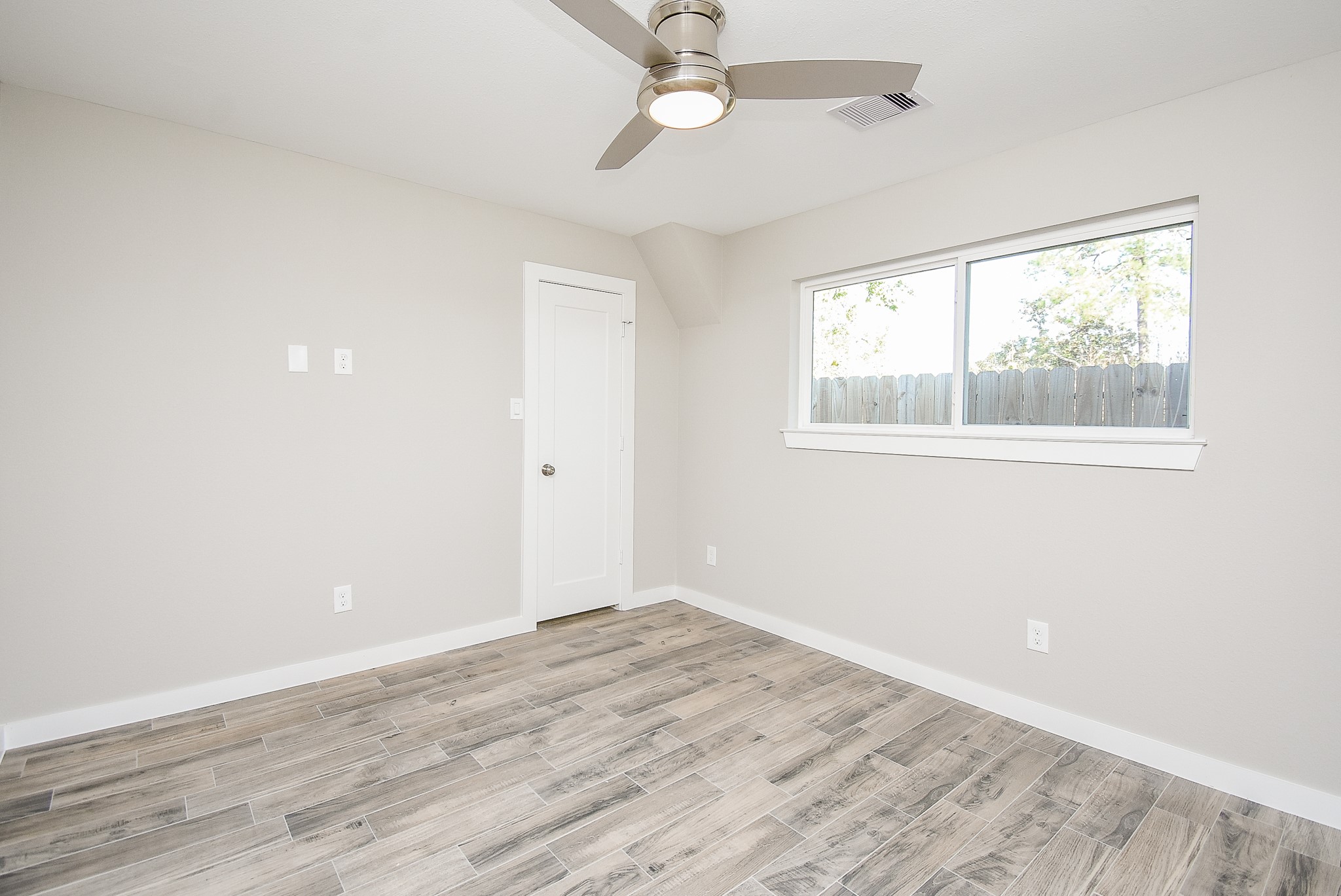 6522 De Priest Street, Unit B Houston, TX 77091 - Photo 14 of 22 Other view of Bedroom #1