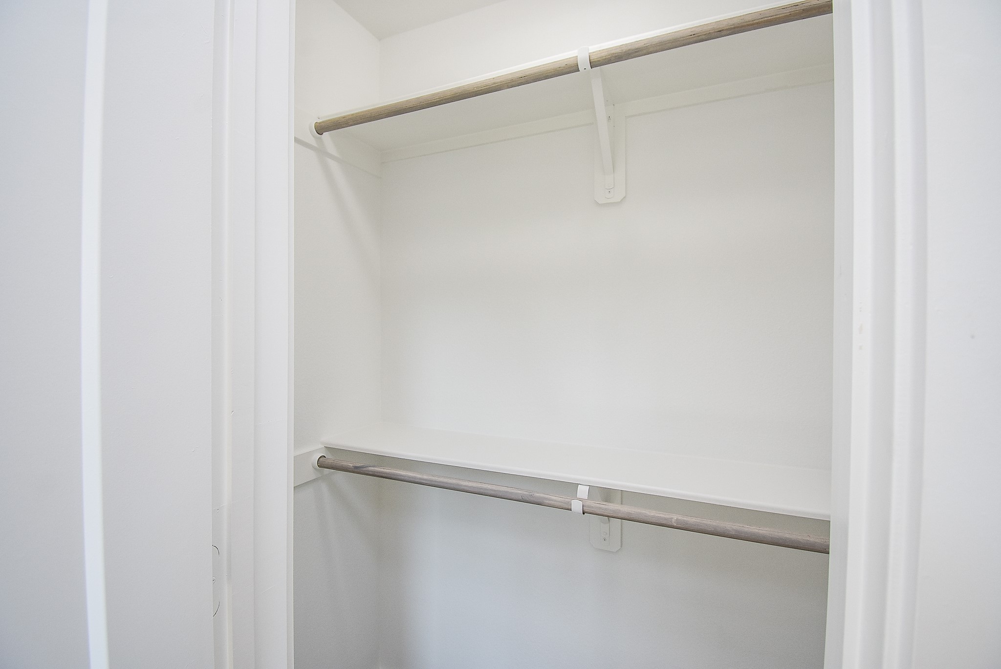 6522 De Priest Street, Unit B Houston, TX 77091 - Photo 18 of 22 Bedroom #2 closet