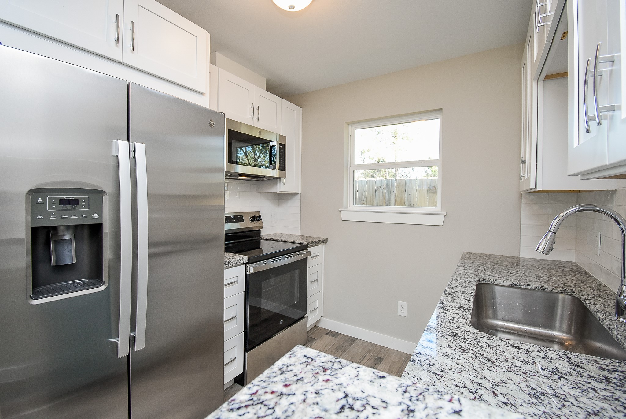 6522 De Priest Street, Unit B Houston, TX 77091 - Photo 7 of 22 Refrigerator included