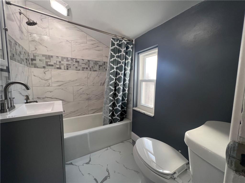 1482 Prospect Road Pittsburgh, PA 15227 - Photo 15 of 25 Beautiful Second Floor Newly remodeled full bath