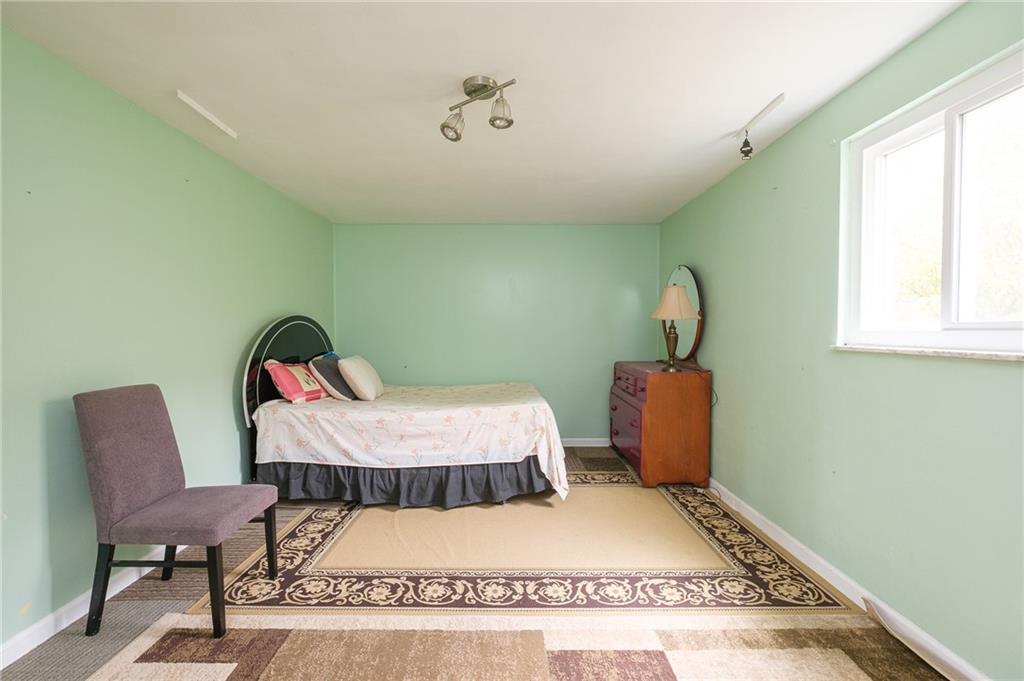 1482 Prospect Road Pittsburgh, PA 15227 - Photo 7 of 25 First floor Master