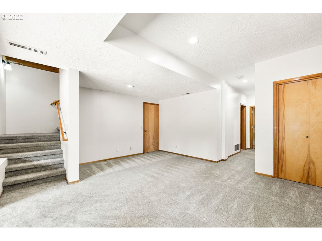 19111 Southeast Langensand Road Sandy, OR 97055 - Photo 18 of 31 a view of an empty room