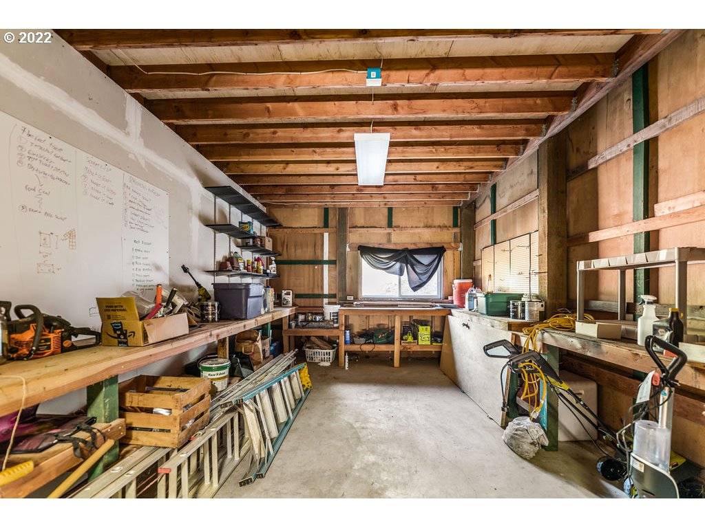 19111 Southeast Langensand Road Sandy, OR 97055 - Photo 28 of 31 a storage room with furniture