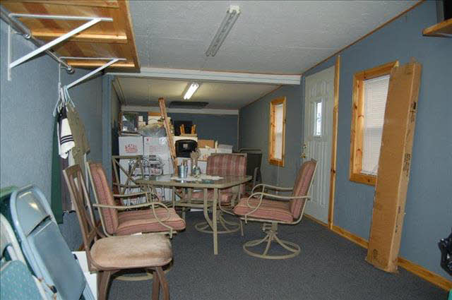 6195 Wells Road Petersburg, MI 49270 - Photo 12 of 12 BREEZEWAY