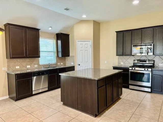 $1,900 | 21914 Cascade Hollow Lane, Spring, TX 77379