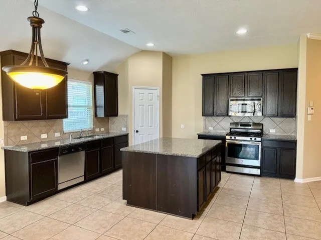 $1,900 | 21914 Cascade Hollow Lane, Spring, TX 77379