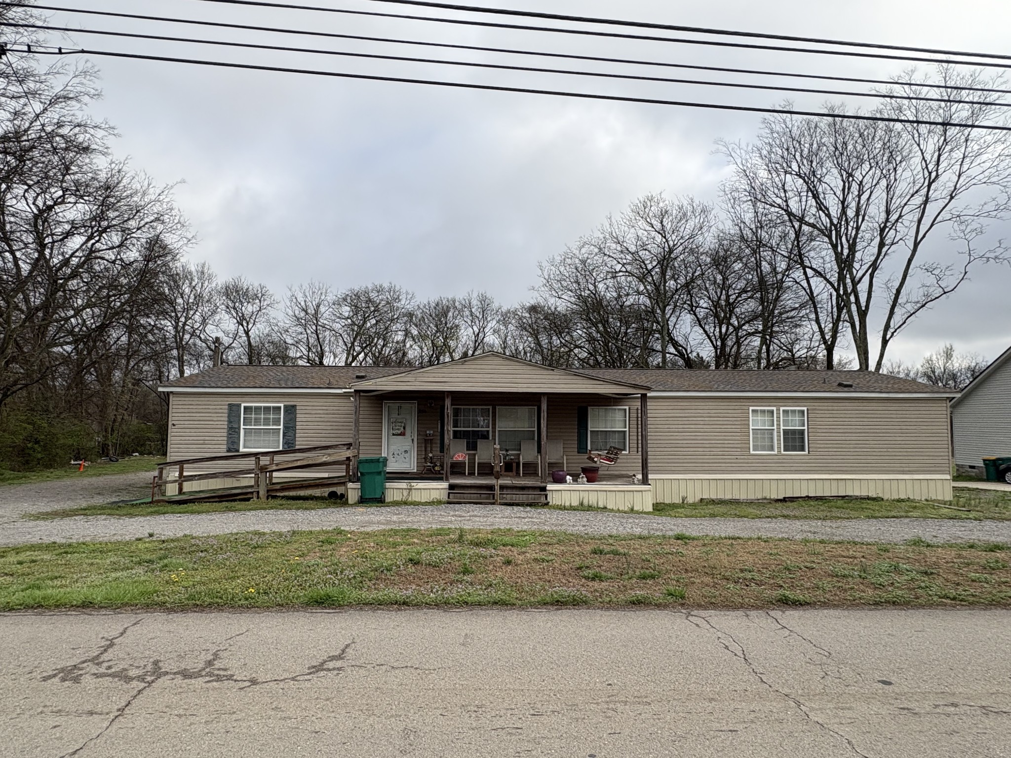 954 Old Belfast Road Lewisburg, TN 37091 - Photo 5 of 5 a front view of a house with garden