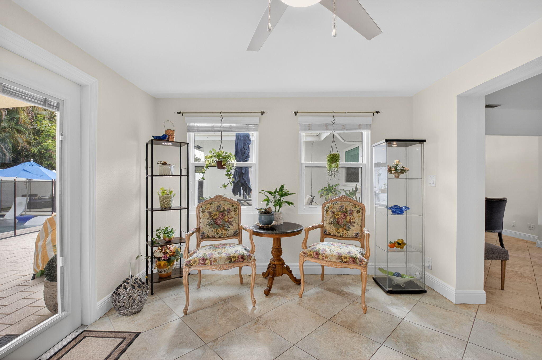 400 East Conference Drive Boca Raton, FL 33486 - Photo 20 of 41 a living room with furniture and a window