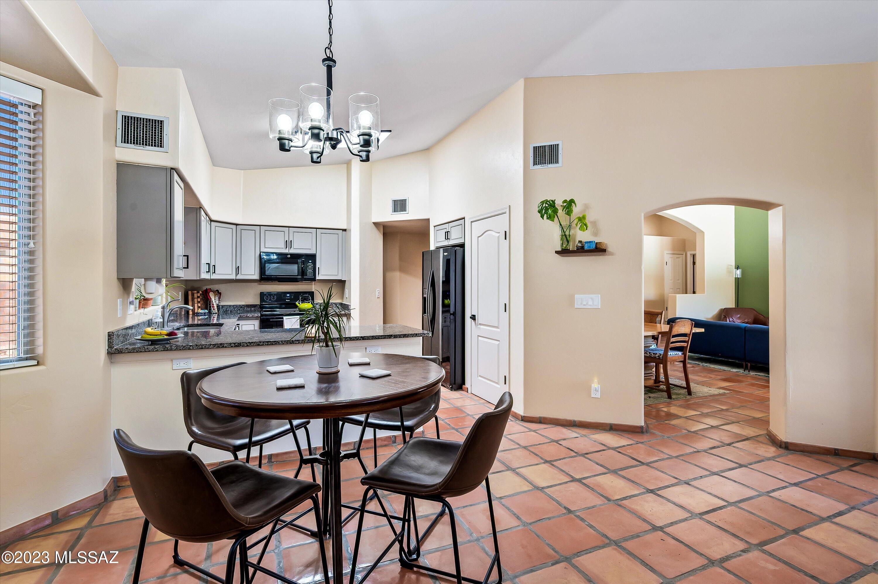 412 Ajax Peak Road Oro Valley, AZ 85737 - Photo 12 of 36