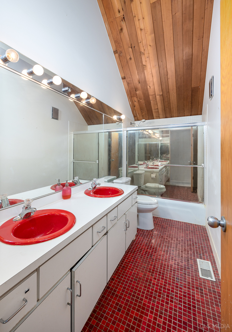 5N303 Crane Road St. Charles, IL 60175 - Photo 25 of 39 a bathroom with a sink and a shower