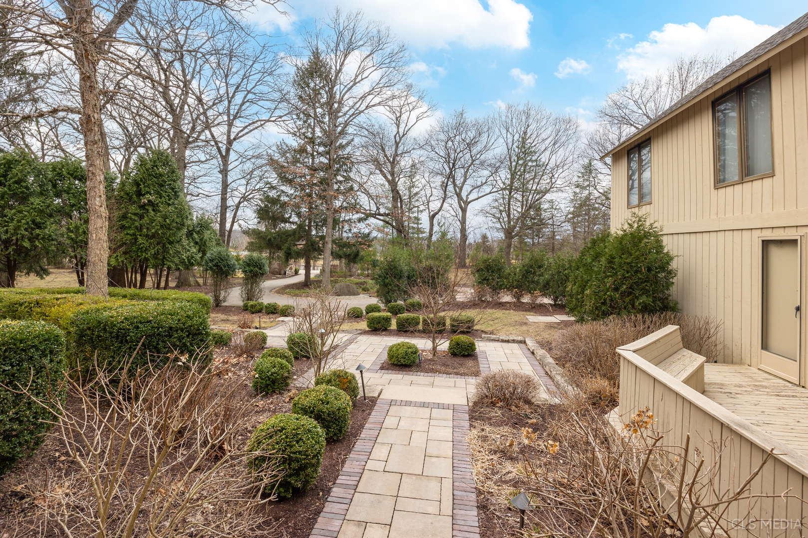 5N303 Crane Road St. Charles, IL 60175 - Photo 7 of 39 a view of a yard with plants
