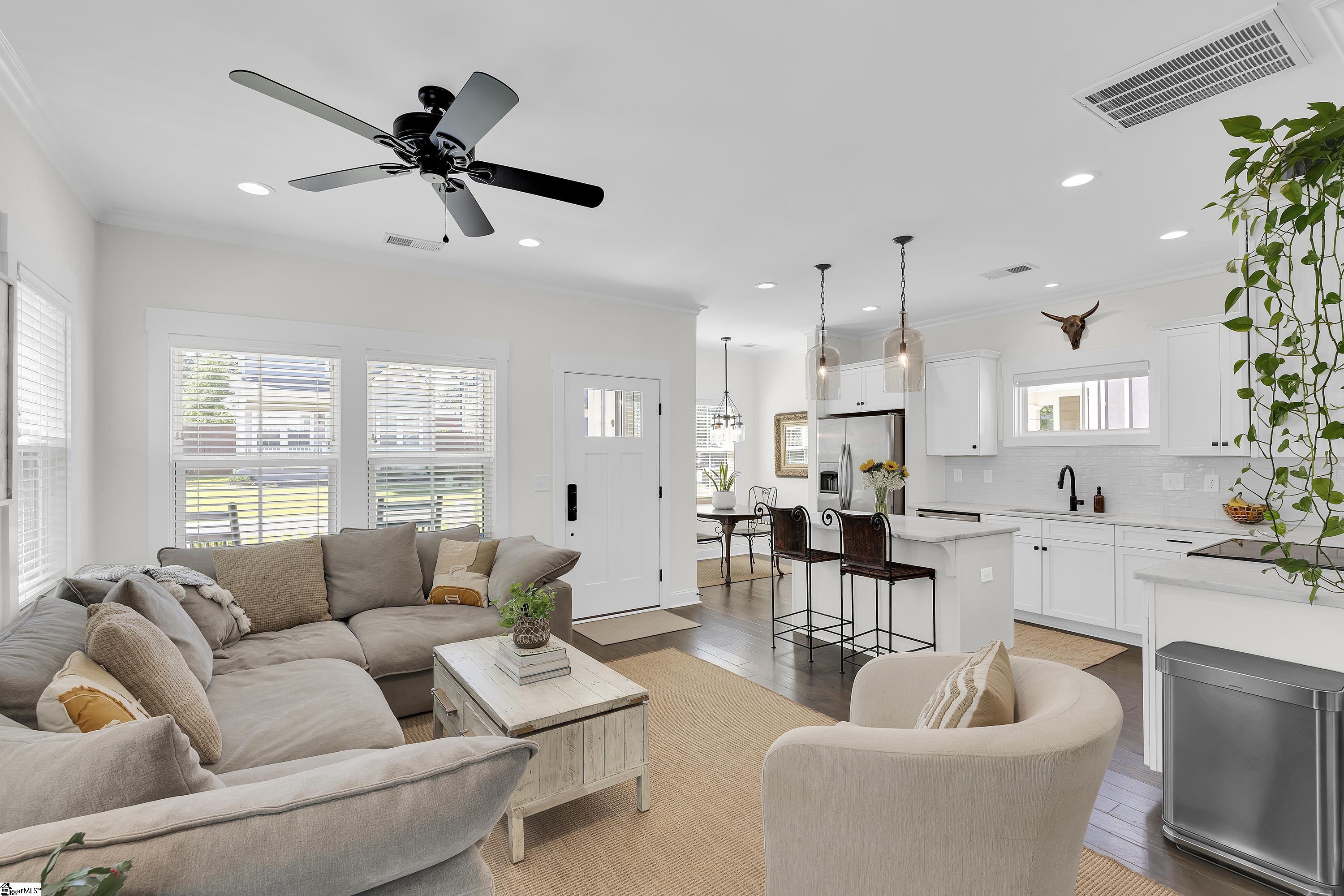 16 Ridge Knoll Circle Greenville, SC 29607 - Photo 4 of 27