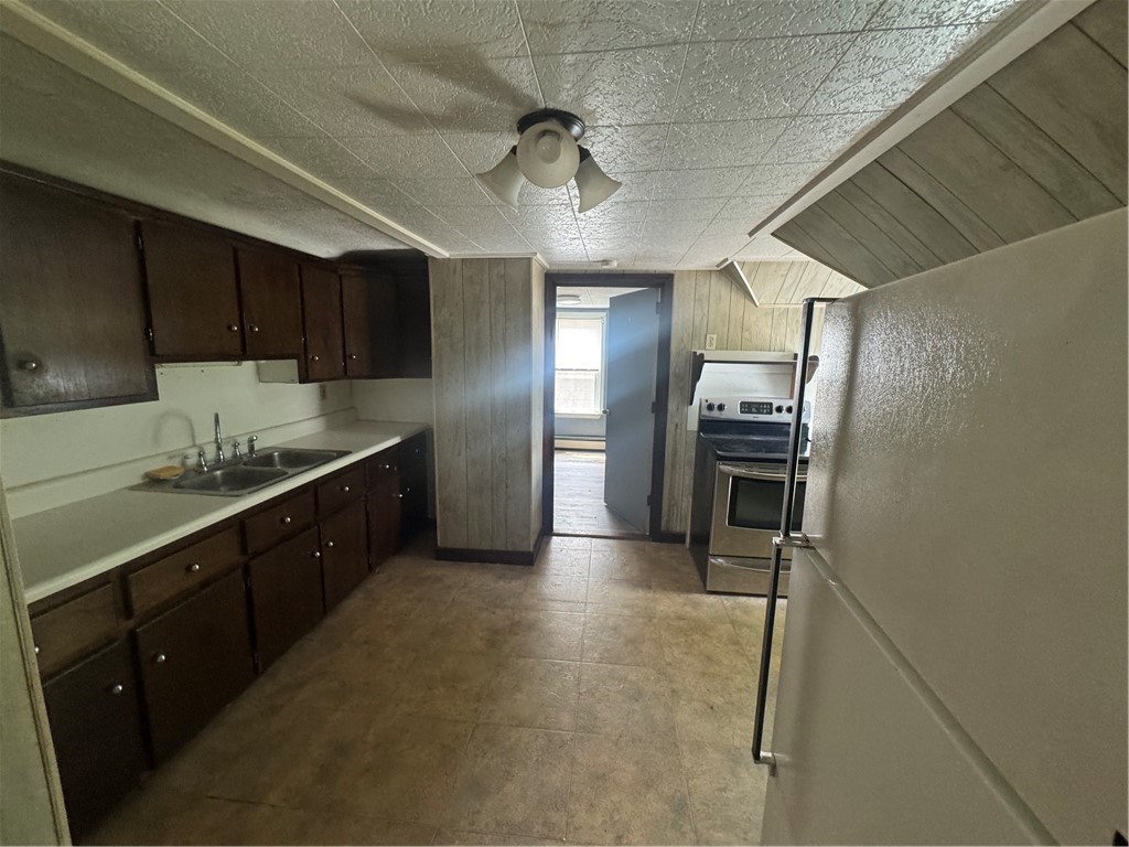 227 Rathbun Street Woonsocket, RI 02895 - Photo 2 of 30