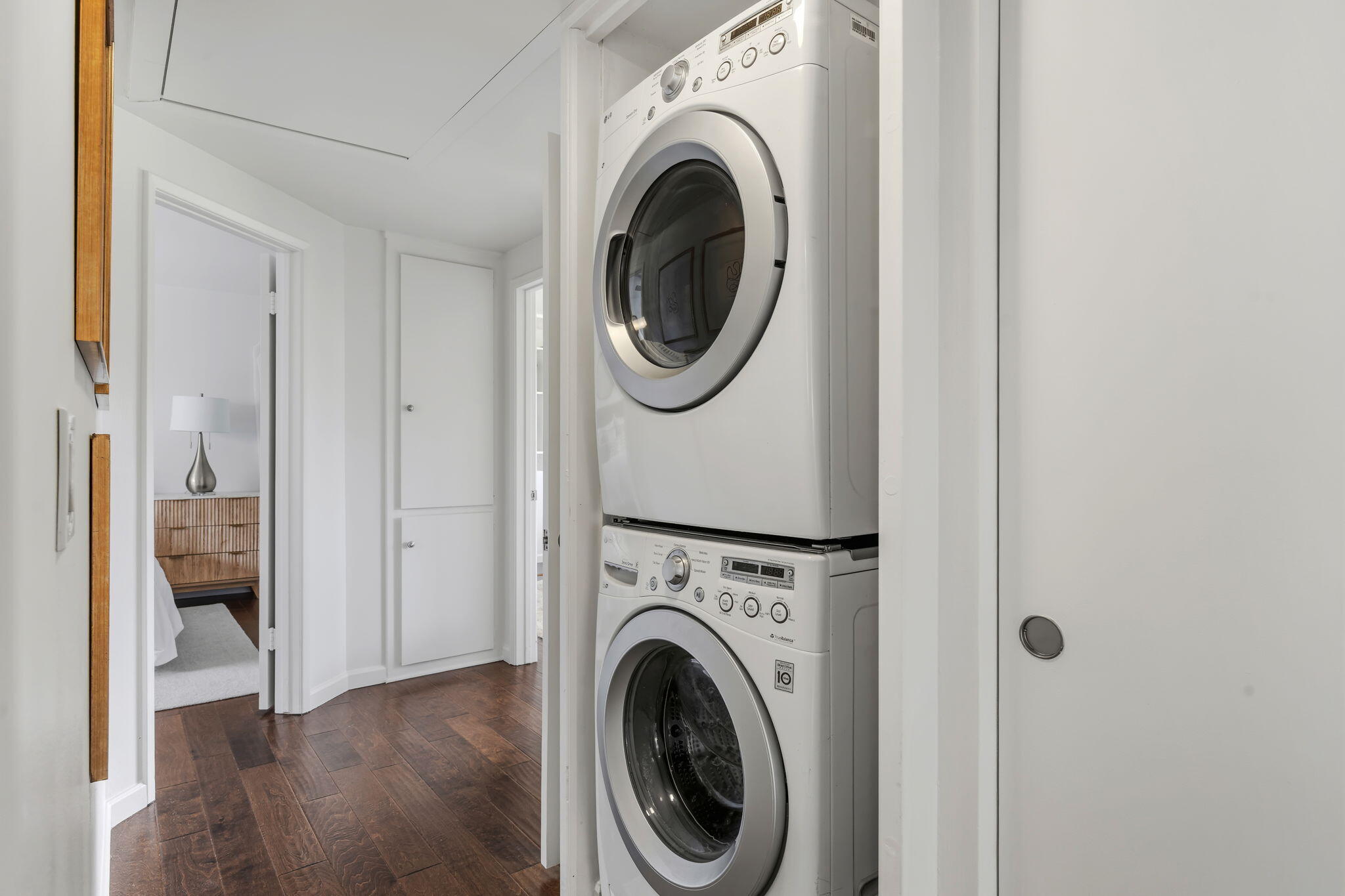 5950 Encina Road, Unit 2 Goleta, CA 93117 - Photo 25 of 37 25-Laundry