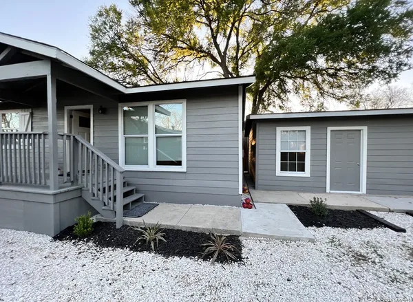 $1,985 | 115 Plainview Drive, San Antonio, TX 78228