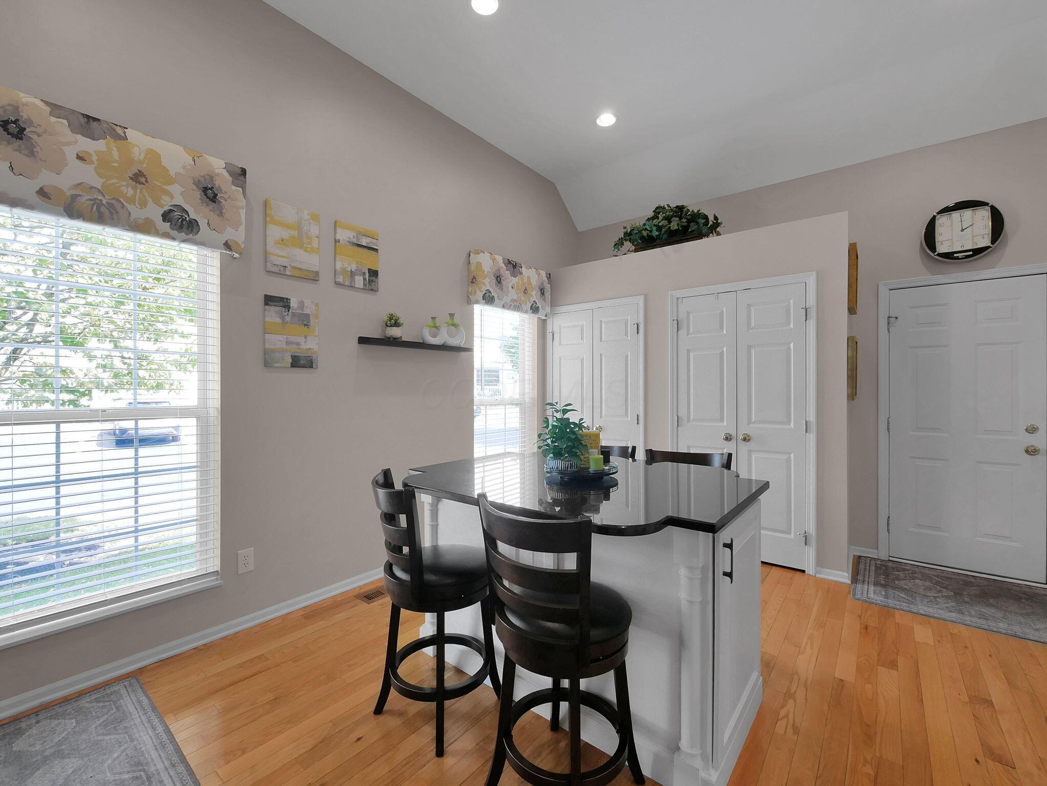 317 Sycamore Ridge Way, Unit 317 Columbus, OH 43230 - Photo 20 of 61 20-web-or-mls-317-sycamore-ridge-way