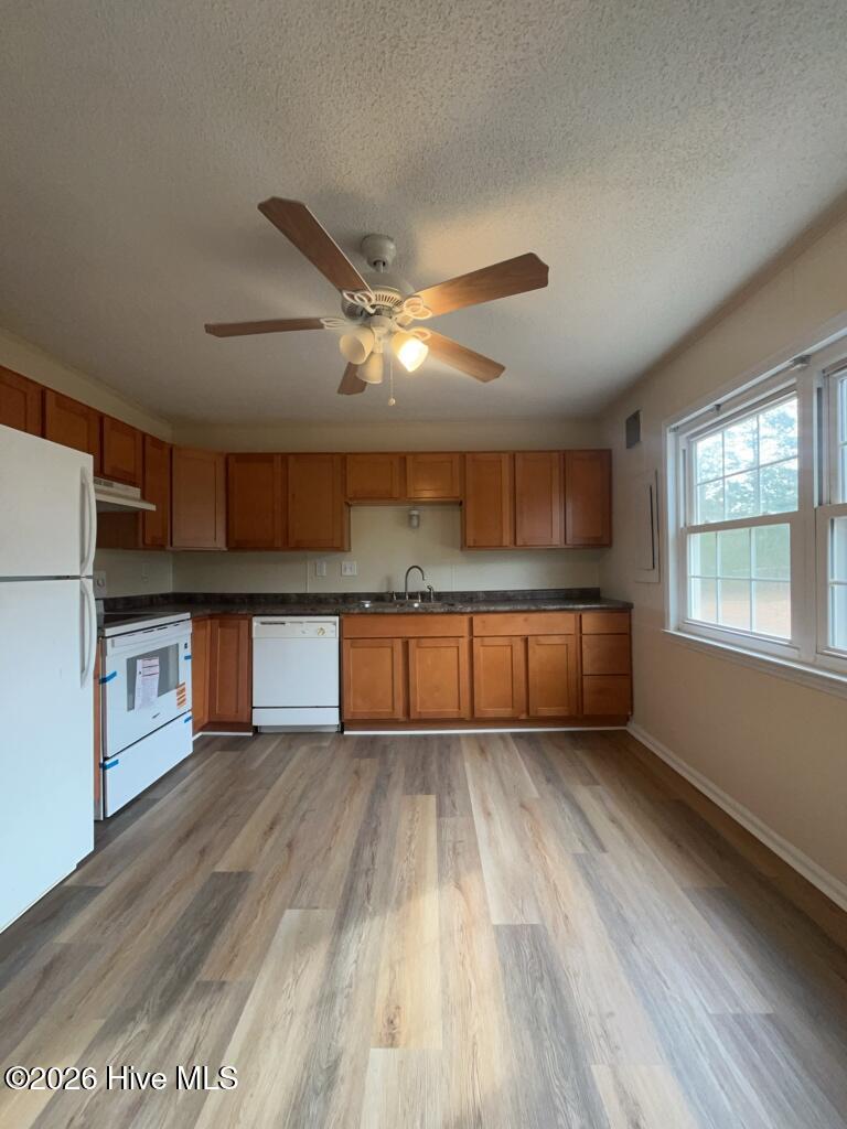 21 Crown Point Road Hubert, NC 28539 - Photo 4 of 13 Kitchen