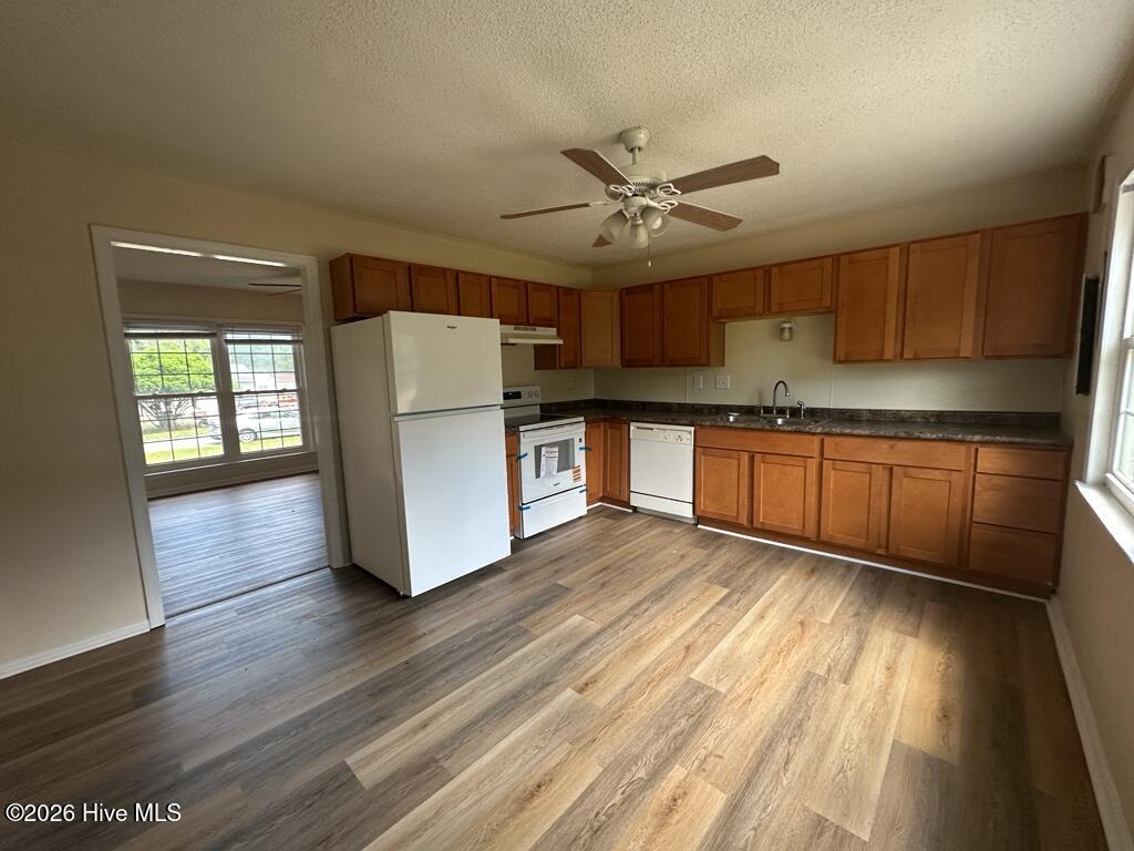 21 Crown Point Road Hubert, NC 28539 - Photo 5 of 13 Kitchen