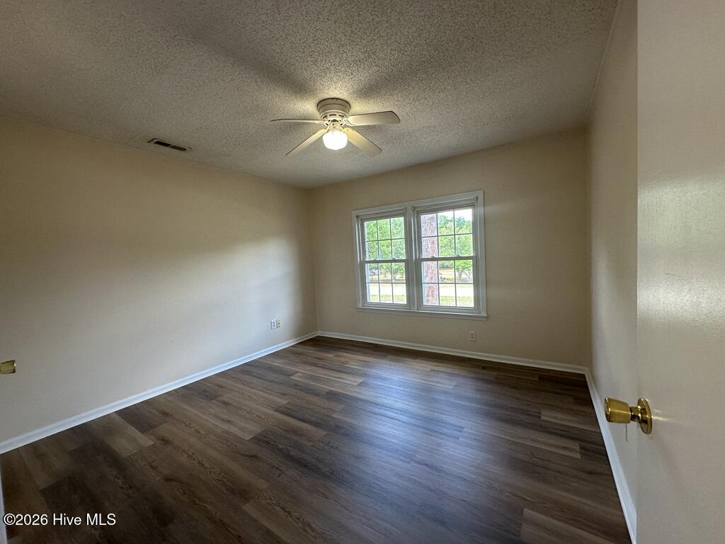 21 Crown Point Road Hubert, NC 28539 - Photo 6 of 13 Primary Bedroom