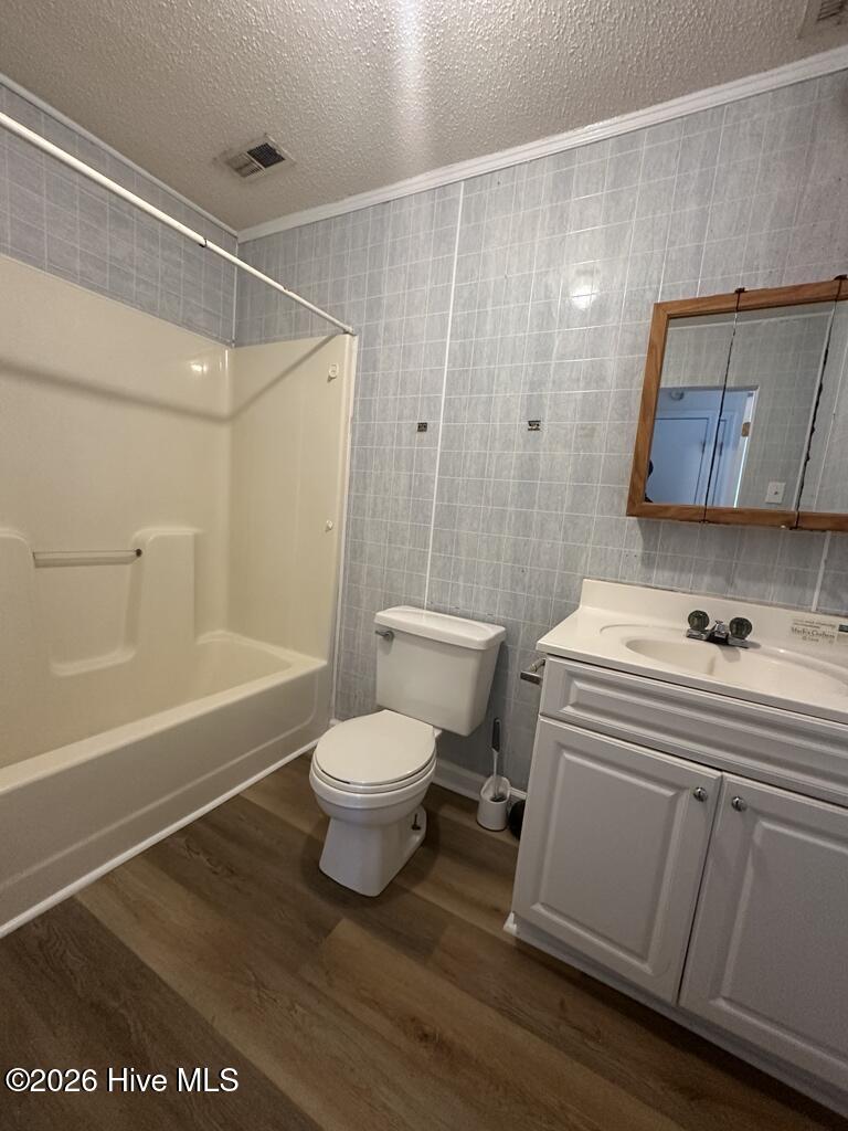 21 Crown Point Road Hubert, NC 28539 - Photo 8 of 13 Bathroom 2