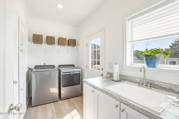 $639,000 | 204 Nelson Street, Harkers Island, NC 28531