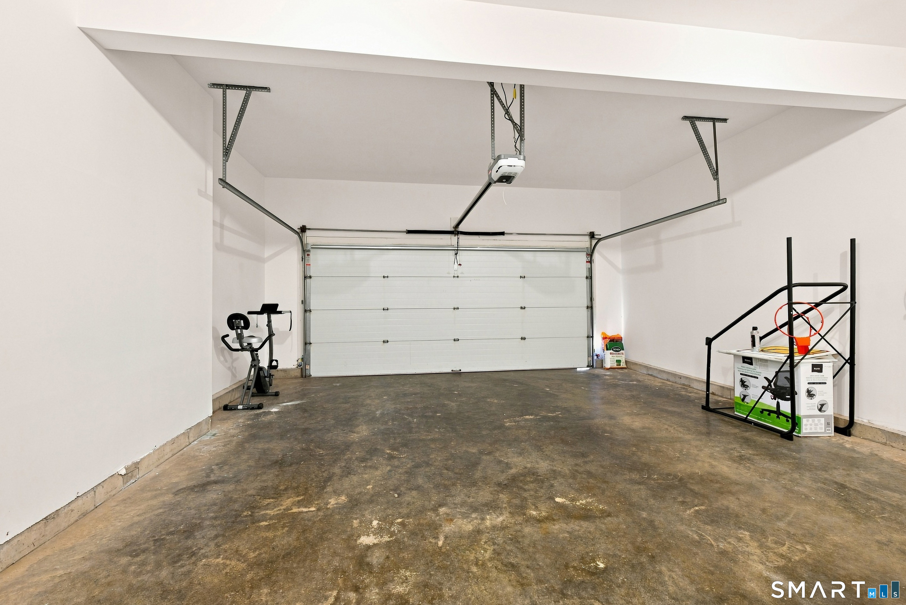 63 Meadow Brook Road Brookfield, CT 06804 - Photo 15 of 40 Gallery Image 15
