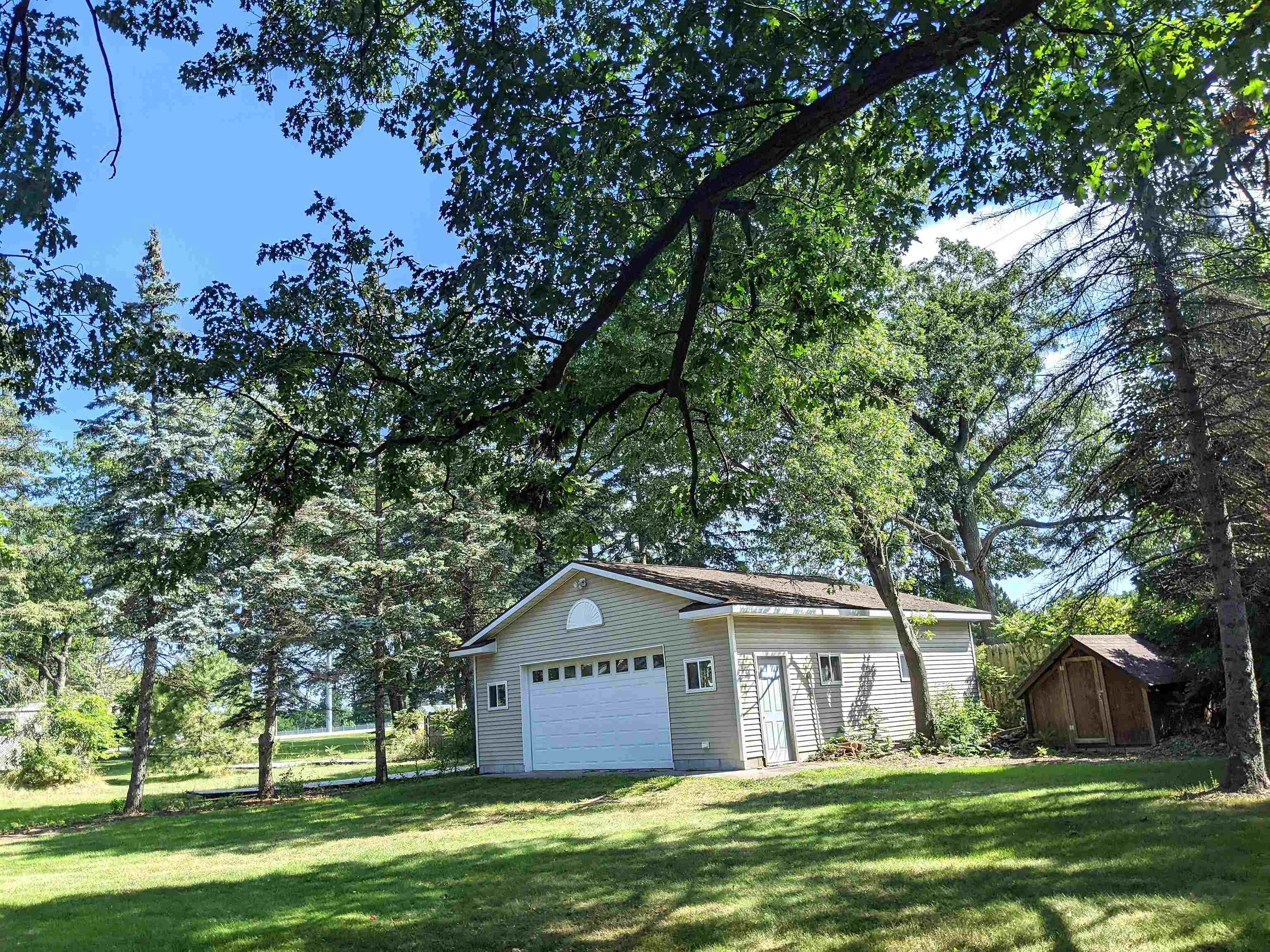2447 Oak Lane Road Kawkawlin, MI 48631 - Photo 2 of 35
