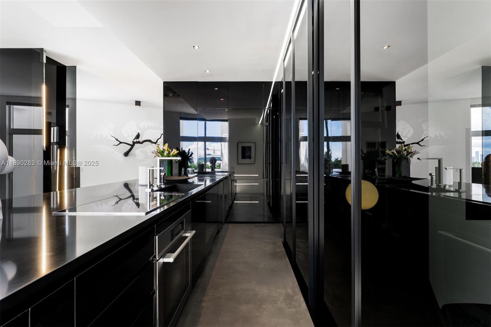 2001 Meridian Avenue, Unit PH01 Miami Beach, FL 33139 - Photo 12 of 63