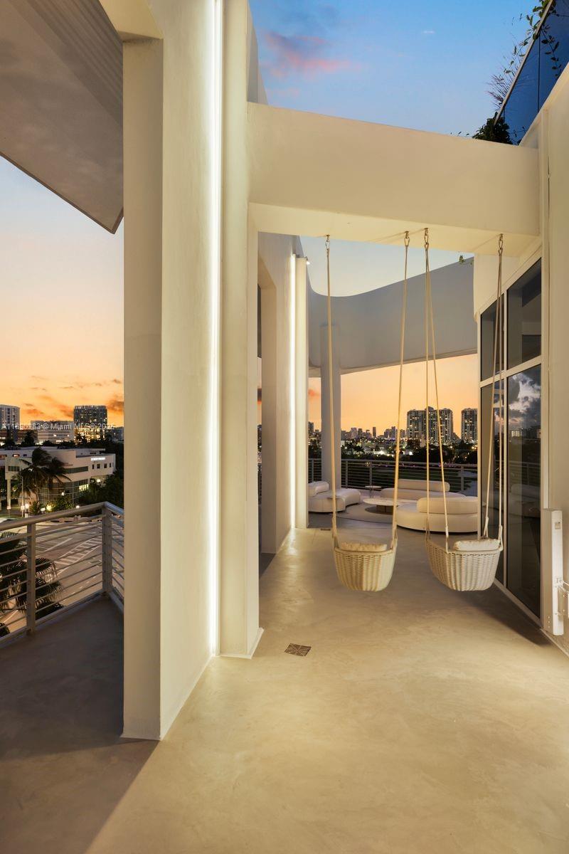 2001 Meridian Avenue, Unit PH01 Miami Beach, FL 33139 - Photo 42 of 63