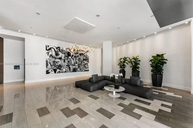 $3,425,000 | 2001 Meridian Avenue, Unit PH01, Miami Beach, FL 33139